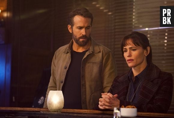 Da Netflix, "Projeto Adam" mostra um viajante do tempo (Ryan Reynolds) que reencontra sua versão mais nova e seu pai falecido (Mark Ruffalo)