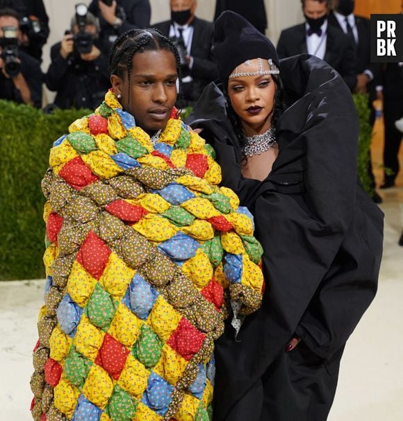 Fontes afirmam que Rihanna está "totalmente apaixonada" por A$AP Rocky