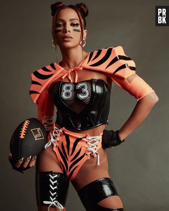 Anitta escolheu look inspirado no Bengals, time profissional de futebol americano baseada em Cincinnati, Ohio