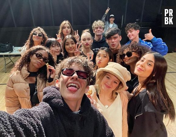 Now United: looks, fotos do grupo e recado para o Brasil em evento