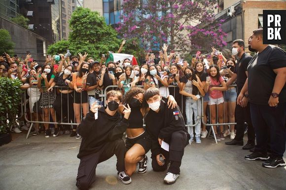 Now United no Brasil: bebê de Sabina Hidalgo, choro e confusão. Veja a chegada do grupo!