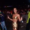 Mariana Rios usou conjunto dourado para o Lollapalooza Brasil 2022