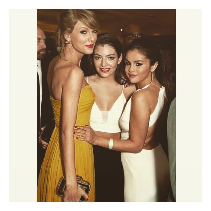  Selena Gomez, Taylor Swift e Lorde posam para os fot&amp;oacute;grafos ap&amp;oacute;s o Globo de Ouro 2015 