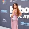 Vestido Versace usado por Anitta no Billboard Music Awards 2022 custa R$ 263 mil e encontra-se esgotado no site da Versace