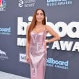 Anitta usou look de brilhantes da Versace no Billboard Music Awards 2022