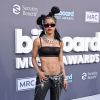 Teyana Taylor combinou as tendêncis do couro com a polêmica calça de cintura baixa para o Billboard Music Awards 2022