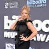 Latto usou um longo preto pelo Billboard Music Awards 2022 