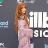 Vestido aposta de Florence Welch no Billboard Music Awards 2022 é da grife Gucci