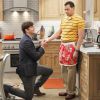 A partir da 9ª temporada, Ashton Kutcher entrou para suprir a demissão de Charlie Sheen em "Two and a Half Men"