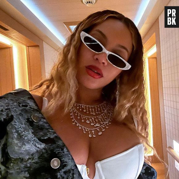 Beyoncé retirou fotos do perfil das redes sociais nesta sexta-feira (10)