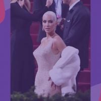 Kim Kardashian é criticada após vestido de Marilyn Monroe aparecer rasgado: "Irresponsáveis"