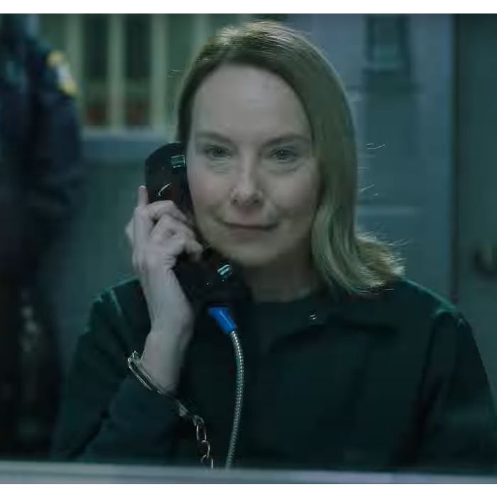 &quot;Only Murders in the Building&quot;, 2ª temporada:    Jan   (Amy Ryan) está presa e recebe visita na cadeia no  trailer do novo ano