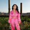 Camila Mendes ousa mais nos looks para sessão de fotos e festivais