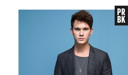 Jeremy Irvine fala sobre "A Mulher de Preto 2"