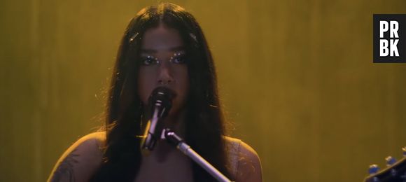 "Rebelde": vamos ver mais da história de Emilia (Giovanna Grigio) e Andi (Lizeth Selene) na 2ª temporada