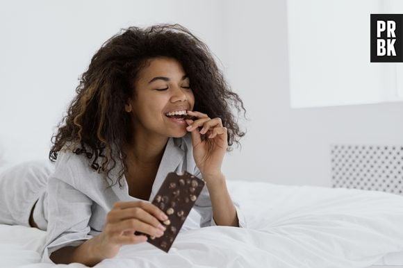 Não é impressão! TPM dá mesmo vontade de comer doce