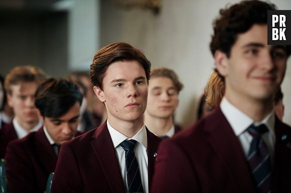 Não conhecíamos o seriado sueco "Young Royals" até que o romance do Príncipe Wilhelm (Edvin Ryding) e Simon (Omar Rudberg) conquistou os nossos corações