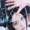 BLACKPINK: Jisoo alterna entre make pesada e visual sutil, em tons de rosa