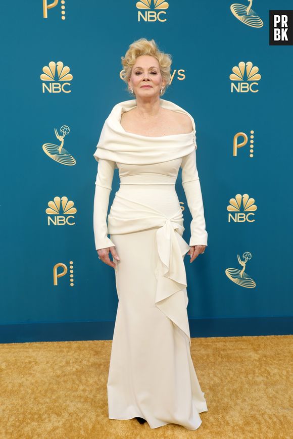 Emmy 2022: Jean Smart aparece com um vestido da Christian Siriano e joias da Rahaminov para o evento