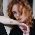 Tatuagens menores fazem mais sucesso, segundo Clari Benatti