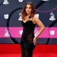 Grammy Latino 2022: Anitta apareceu no tapete vermelho com vestido preto