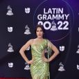  Mily Aleman com look verde no  Grammy Latino 2022