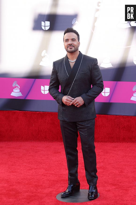 Luis Fonsi foi um dos apresentadores do Grammy Latino 2022