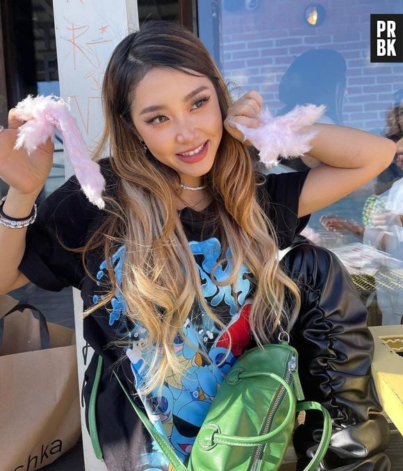 Heyoon, integrante sul-coreana do Now United, apostou nas mechas sunkissed