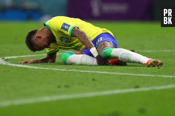 Copa do Mundo: Neymar se machucou no 1º jogo do Brasil, contra a Sérvia