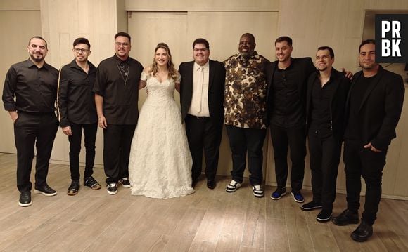 Sorriso Maroto e Péricles cantaram em casamento de Casimiro