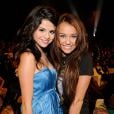 Miley Cyrus convidou Selena Gomez para clipe