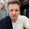 Jeremy Renner foi atingido por máquina de arar neve, no último domingo (1º), e perdeu muito sangue