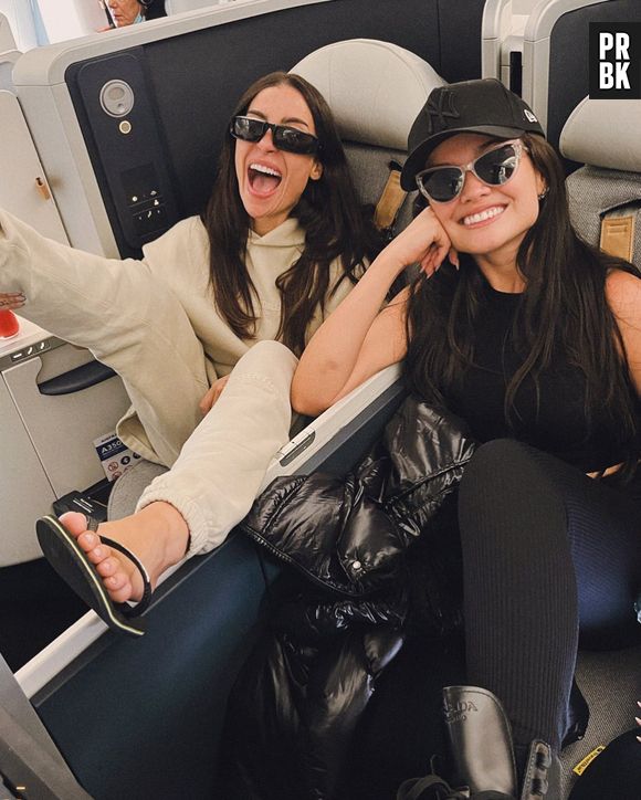 Bianca Andrade postou foto com Juliette, ainda no avião: "Vem neve!"