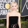 Dove Cameron ficou famosa com seu clássico cabelo loiro. Qual é o seu visual favorito da atriz? Vote na enquete!