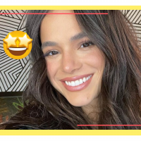 Bruna Marquezine posta foto de biquíni e lança tendências. Vote no seu look preferido!