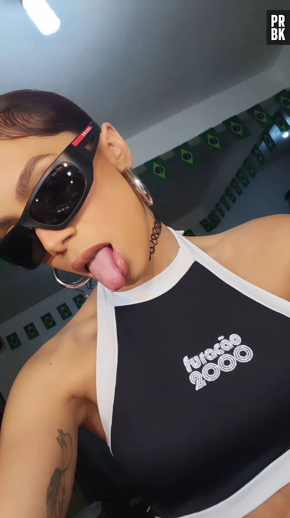 Anitta gravou clipe na Zona Oeste do Rio de Janeiro, na última quinta-feira (26)