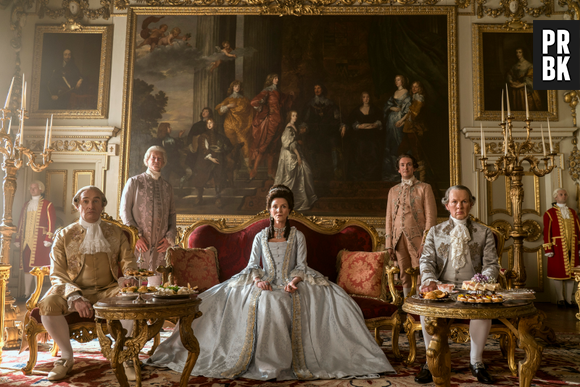 Neil Edmond como Earl Harcourt, Michelle Fairley como Princesa Augusta, Richard Cunningham como Lord Bute no episódio 102