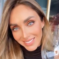 Anahi surge ao lado de Mia Colucci e aparência impressiona a web