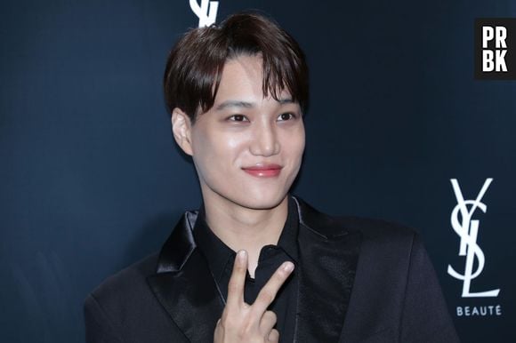 Kim Jongin, o Kai do EXO, chora em live por causa de alistamento militar e web reage