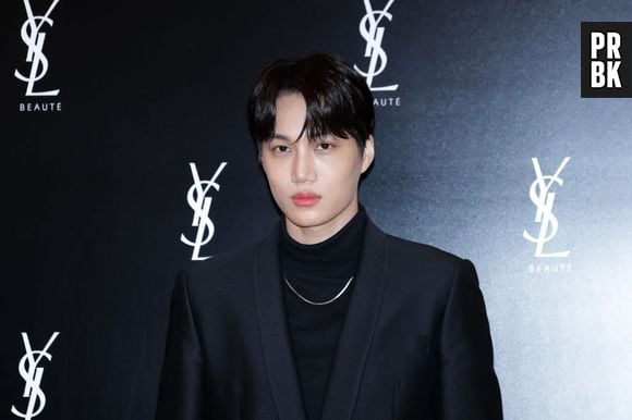 Web reage com live de Kim Jongin, o Kai do EXO, chorando por causa de alistamento militar obrigatório