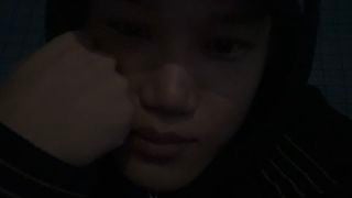 Kim Jongin, o Kai do EXO, chora em live por causa de alistamento militar adiantado e web reage