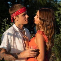 Hailey Bieber chora e tem medo de ter filho com Justin Bieber. Saiba por quê!