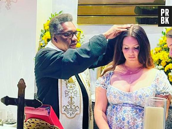 Lana Del Rey foi abençoada por padre em igreja no Cristo Redentor