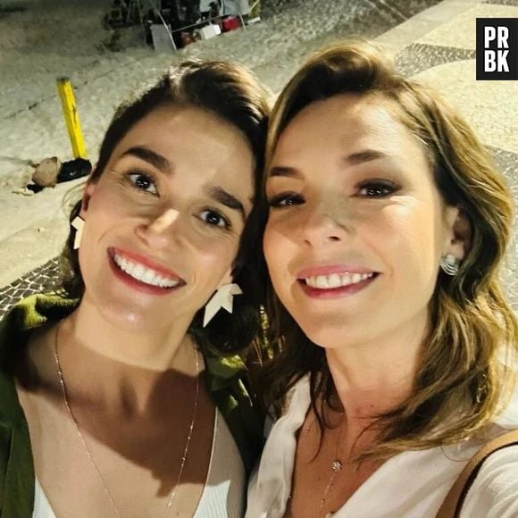 Muitas pessoas criticaram a Globo por cortar beijo de Clara e Helena