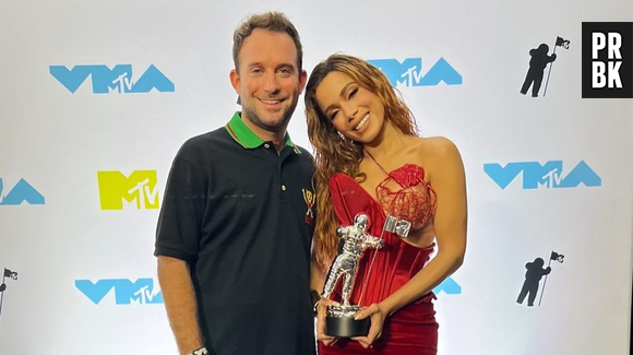 Anitta e Brandon Silverstein começaram a trabalhar juntos em 2019