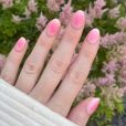 As blush nails são fofas e românticas