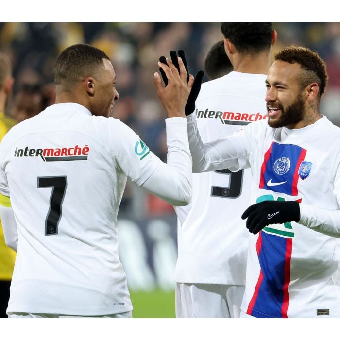 Briga de Neymar e Mbappé pode ter influenciado saída do brasileiro do PSG