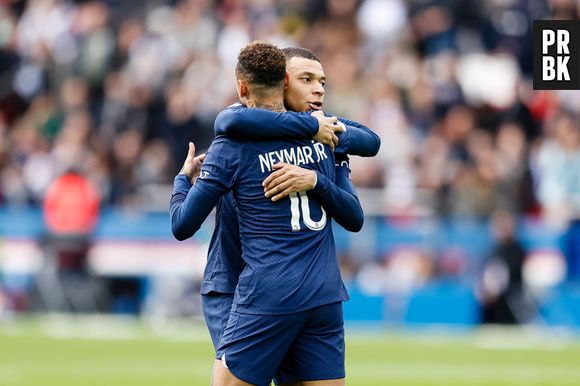 Briga de Neymar e Mbappé ficou mais intensa no ano passado