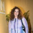  Guilhermina Libanio usou vestido estampado para a estreia de "Fuzuê" 