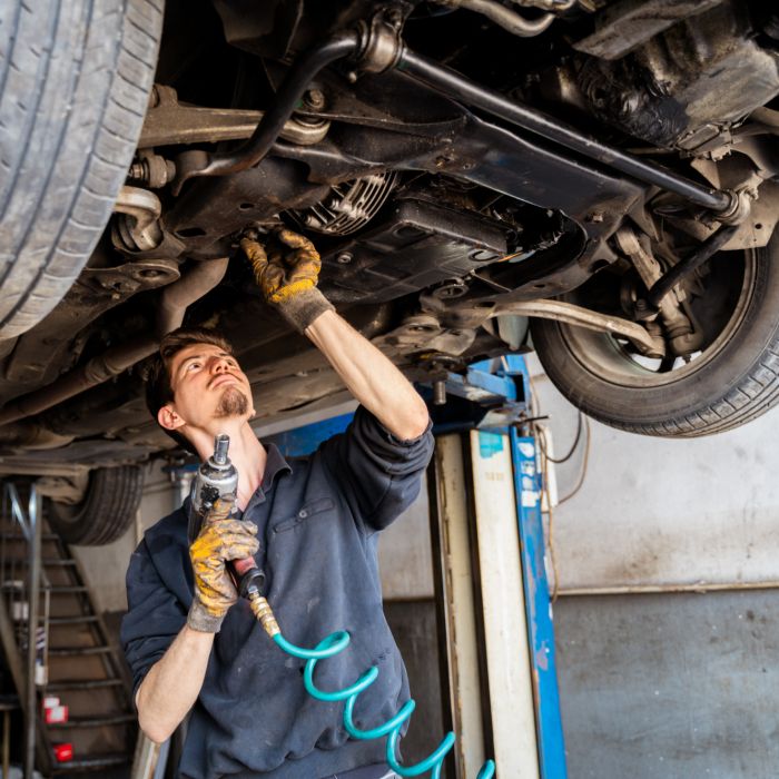  Guerra provoca escassez de trabalhadores automotivos na Rússia: prisioneiros entram em cena 